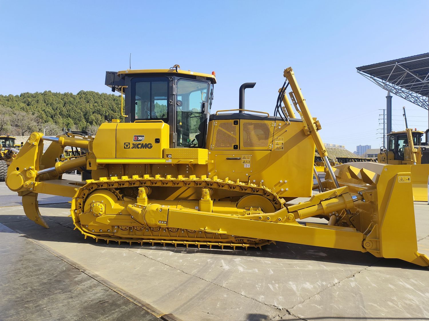 Бульдозер XCMG D360
