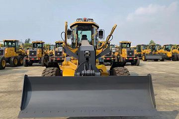 Автогрейдер XCMG GR256