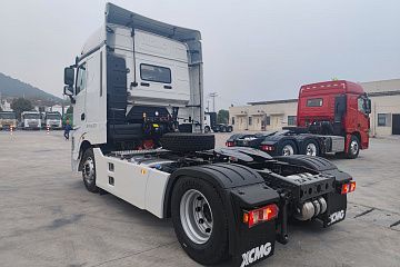 Тягач XCMG XGA4185D5WA