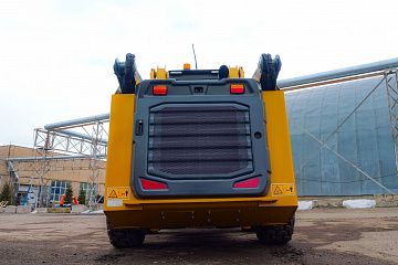 Мини-погрузчик XCMG SV790RU